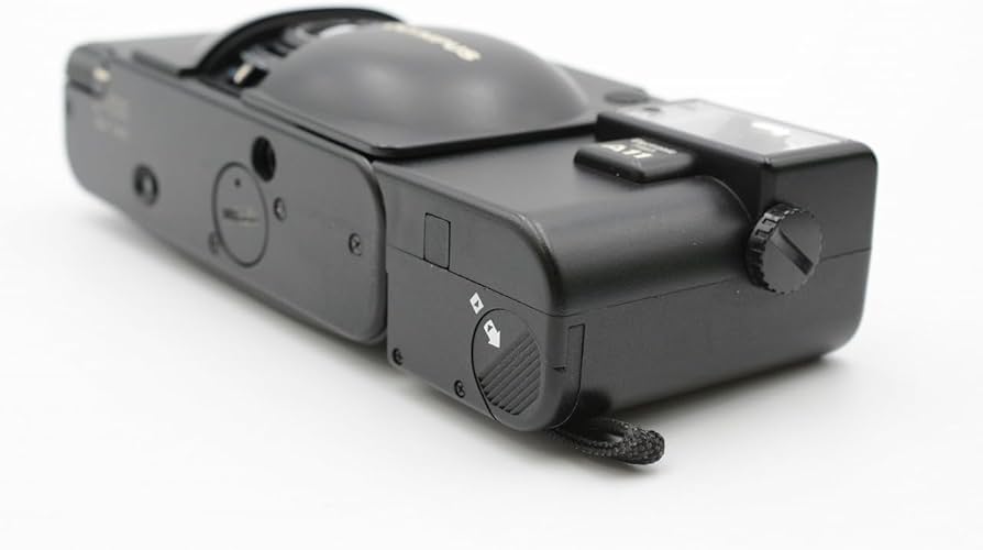 Olympus XA2 35mm Film Camera with D-Zuiko 35mm Lens - Made in Olympus XA2 35mm Film Camera with D-Zuiko 35mm Lens - Made in